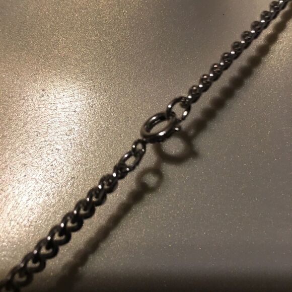 Silver Tone Grey Stone Necklace! - Picture 6 of 11